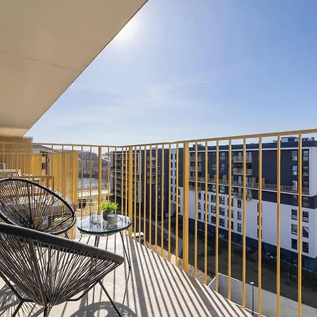 Jasny Z Umeblowanym Balkonem W Krakowie Blisko Stawu By Renters Apartament