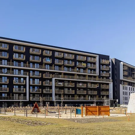 Apartment Jasny Z Umeblowanym Balkonem W Krakowie Blisko Stawu By Renters Krakow