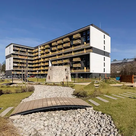 Appartement Jasny Z Umeblowanym Balkonem W Krakowie Blisko Stawu By Renters Krakau